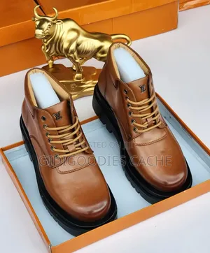 Men’s Tan Chunky Lug Sole Leather Lace-Up Boots