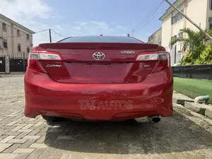 Toyota Camry SE 4dr Sedan (2.5L 4cyl 6A) 2014 Red