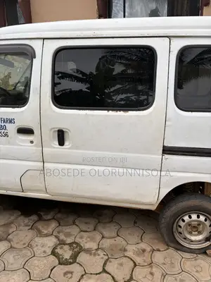 Suzuki Every 2001 White
