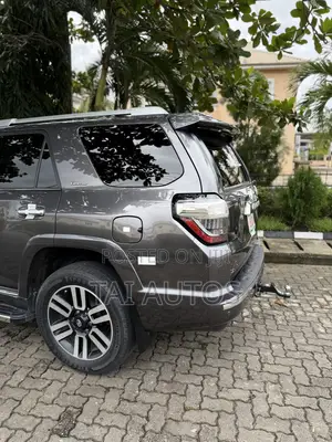 Toyota 4-Runner SR5 4x4 Premium 2018 Gray