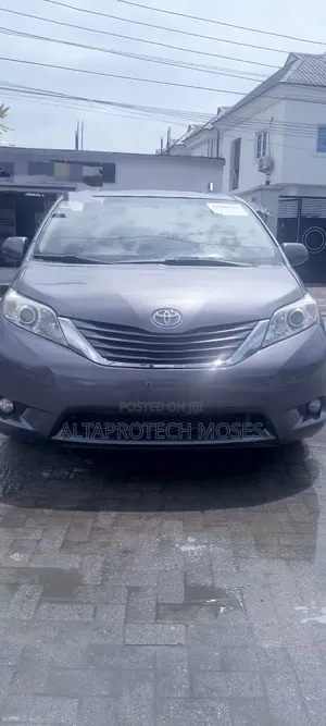Toyota Sienna 2014 Gray
