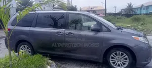 Toyota Sienna 2014 Gray