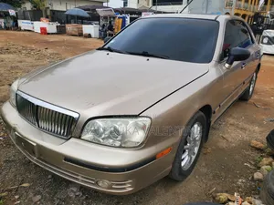 Hyundai XG350 2005 Gold