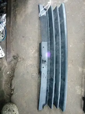 Bumper Front Grill Golf 4 Non Logo