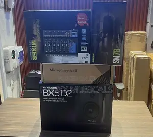 BX5D2 Studio Monitor, Shure SM7B Mic, 4 Channels Mixer Mic Stand