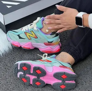 New Balance Women's Sneakers DOM 7d