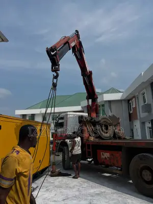 Mobile Crane Truck Hire for Heavy Lifting