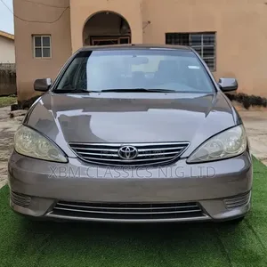 Toyota Camry 2005 Gray