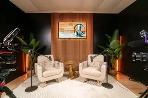 Best Studio Decorator
