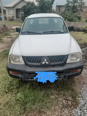 Mitsubishi L200 2005 White