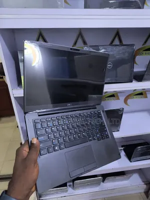 Laptop Dell Latitude 7300 8GB Intel Core i7 SSD 256GB