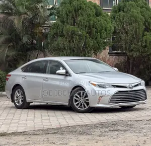 Toyota Avalon XLE 4dr Sedan (3.5L 6cyl 6A) 2015 Silver