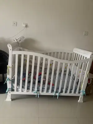 White Large Baby Crib Bed for Nursery Imported