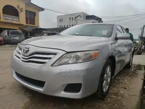 Toyota Camry 2011 Silver