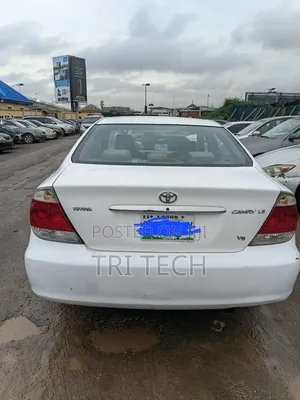 Toyota Camry LE V6 4dr Sedan (3.0L 6cyl 5A) 2005 Silver