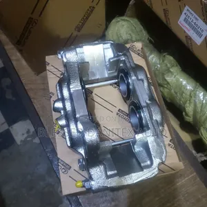 Front Brake Cliper of Lexus Lx570 and Land Cruiser 2015 T0 2018