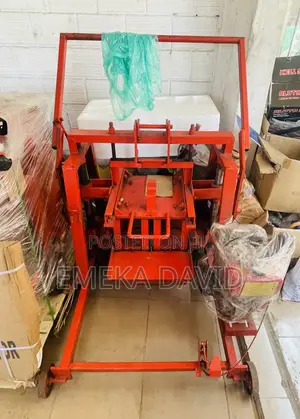 Portable Block Mouldng Machine Designed for Producing Concrete Blocks.