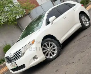 Toyota Venza 2010 White