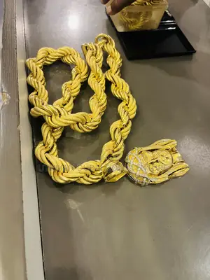 New 18karat Italian/Dubai Gold Chain