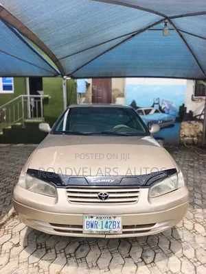 Toyota Camry Automatic 1999 Gold
