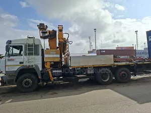 Tokunbo 15tons Self Loader Hiab Crane IVECO Eight Tyres Truck Superb
