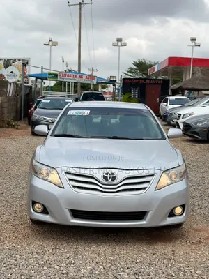 Toyota Camry 2010 Silver