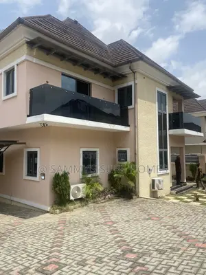 4bdrm Duplex in Wid Estate Idu for rent