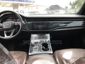 Audi Q8 2022 Blue
