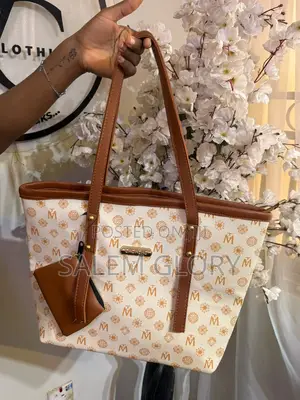 Effortless Chic Tote Bag