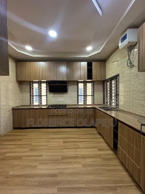 4bdrm Duplex in Bcos, Basorun for rent