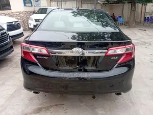 Toyota Camry XLE V6 4dr Sedan (3.5L 6cyl 6A) 2012 Black