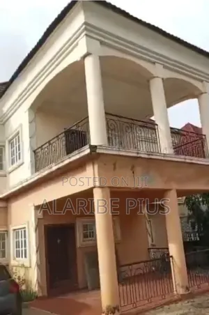 4bdrm Duplex in Estate, Gwarinpa for sale