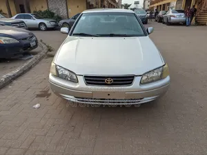 Toyota Camry 2000 Silver