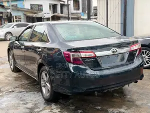 Toyota Camry LE 4dr Sedan (2.5L 4cyl 6A) 2013 Gray