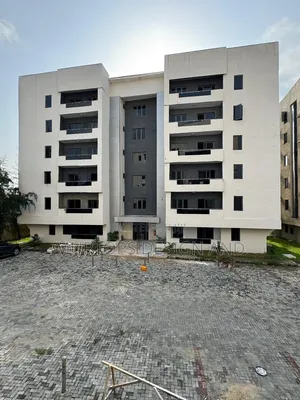 3bdrm Apartment in Papa Ajao / Surulere for Sale