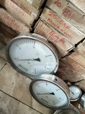 Waaree Industrial Pressure Gauge (25 Bar)
