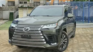 Lexus LX 2023 Green
