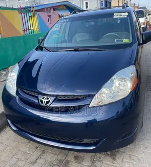 Toyota Sienna LE 4WD 2007 Blue