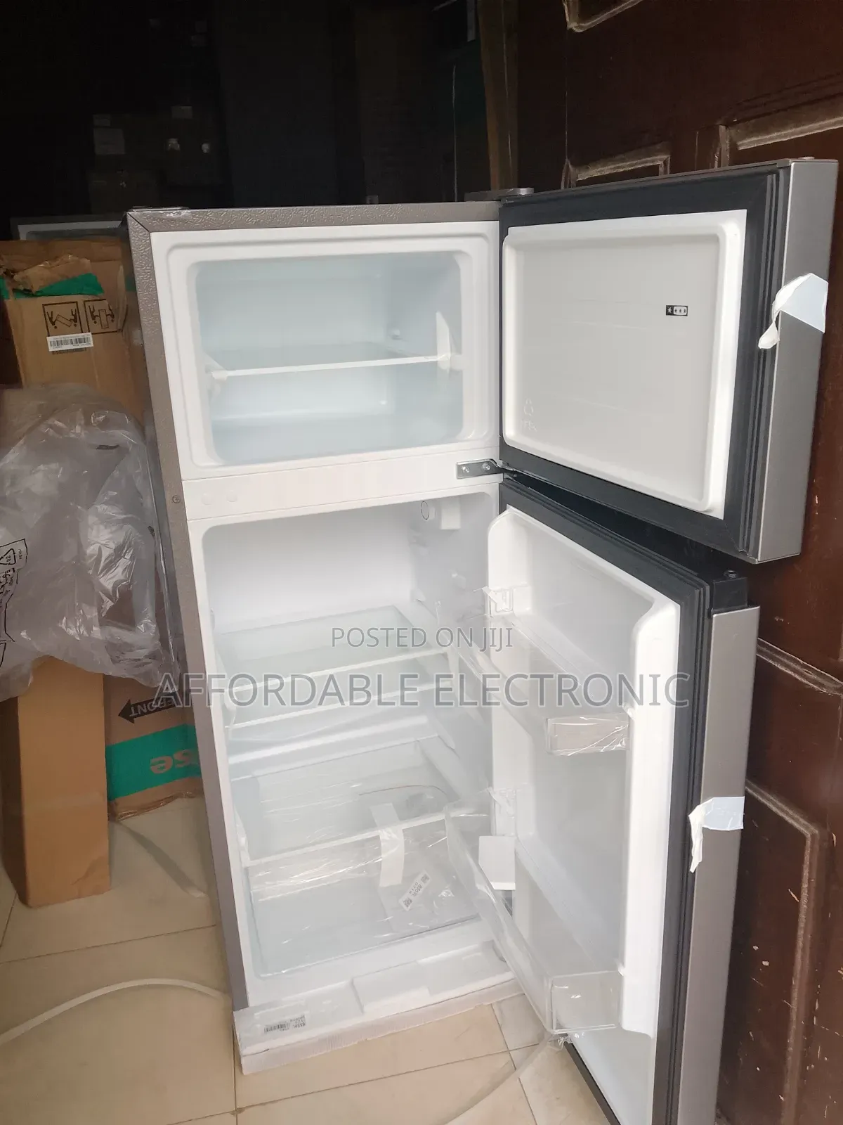 Spacious Led Light Hisense 124l Refrigerator
