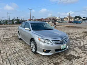 Toyota Camry 2010 Silver