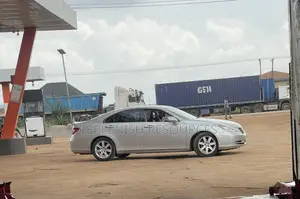 Car for Hire/Lexus ES350