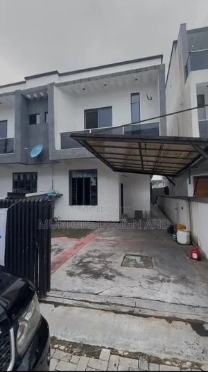 4bdrm Duplex in Chevron for rent