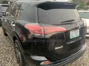 Toyota RAV4 Limited AWD (2.5L 4cyl 6A) 2016 Black