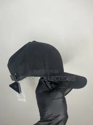 HeyHat Designer Face Cap - Black