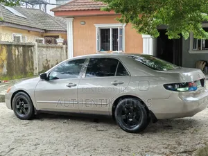 Honda Accord 2004 Gold