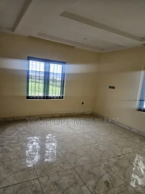 4bdrm Townhouse / Terrace in Kado for rent