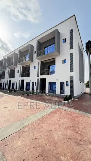 4bdrm Townhouse / Terrace in Gaduwa for rent