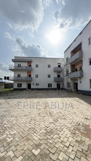 4bdrm Townhouse/Terrace in Gaduwa for sale