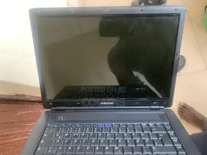 Laptop Samsung NP-R700 4GB Intel Pentium HDD 350GB