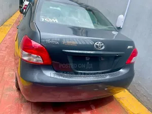 Toyota Yaris 1.5 Automatic 2009 Gray